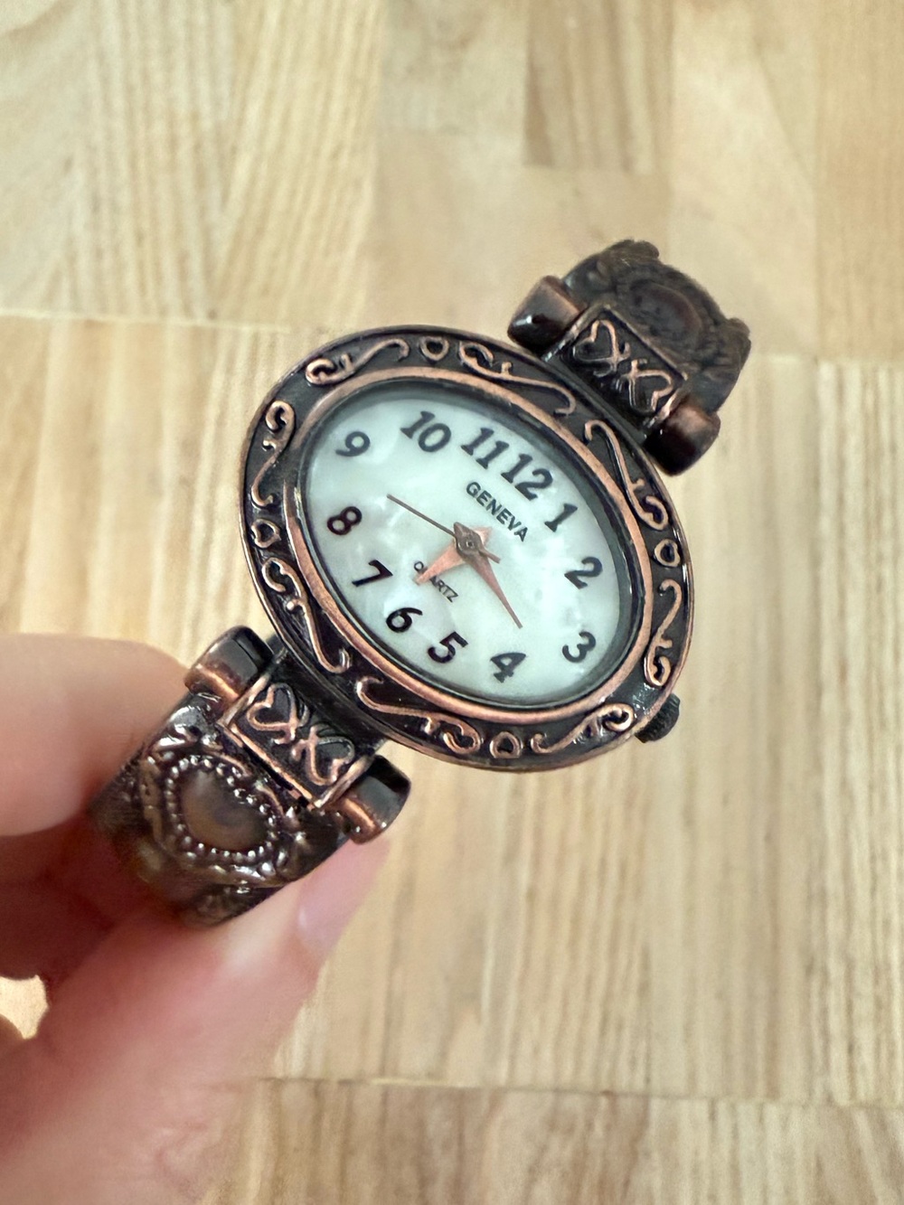 Geneva ladies oval copper colored cuff bracelet watch NEW BATTERY